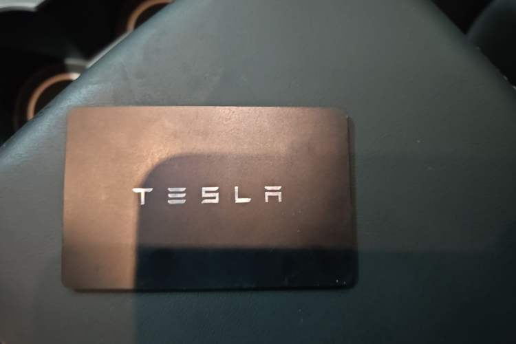 Used Tesla Model Y 2021 Standard Range Rear-Wheel Drive Version Vehicle Key
