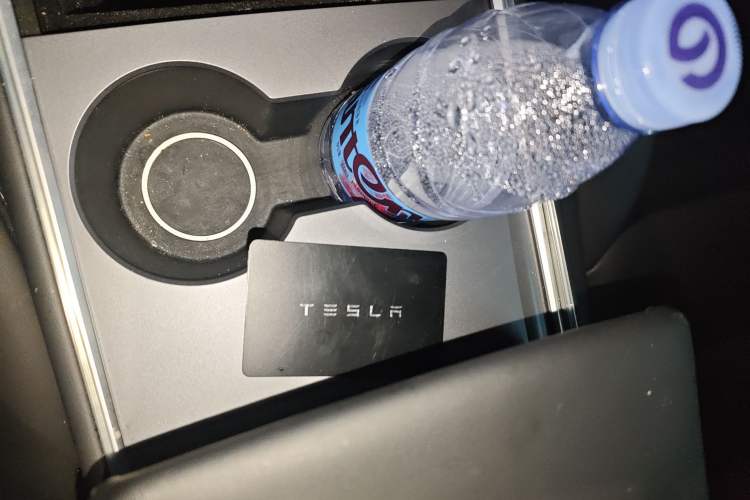Used Tesla Model Y 2021 Standard Range Rear-Wheel Drive Version Vehicle Key