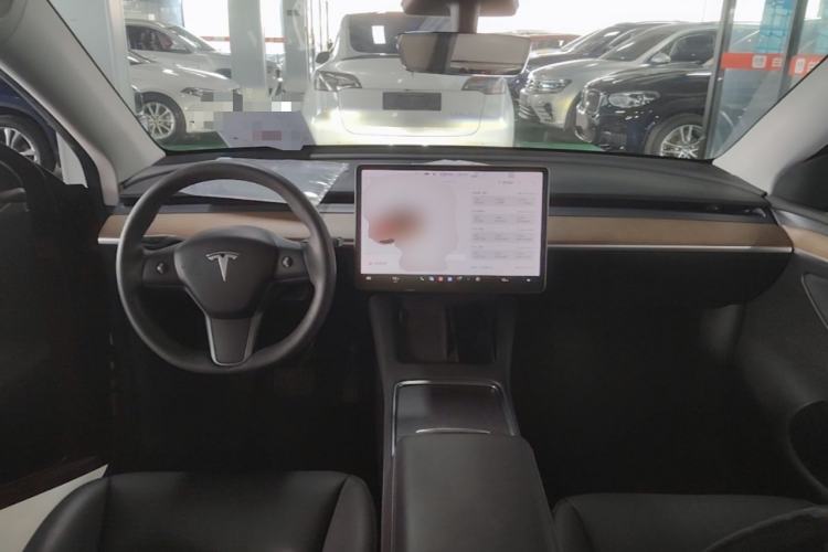 Used Tesla Model Y 2021 Long-Range All-Wheel-Drive Version Center Console