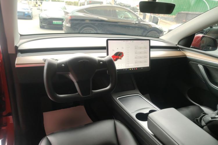 Used Tesla Model Y 2021 Long-Range All-Wheel-Drive Version Center Console