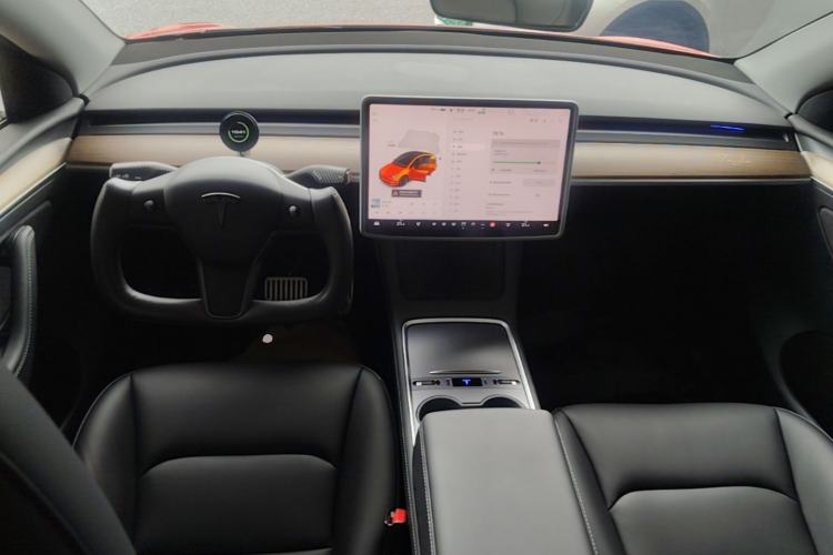 Used Tesla Model Y 2021 Standard Range Rear-Wheel Drive Version Center Console