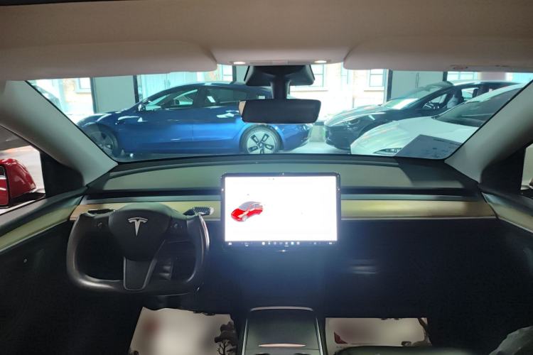 Used Tesla Model Y 2021 Standard Range Rear-Wheel Drive Version Center Console