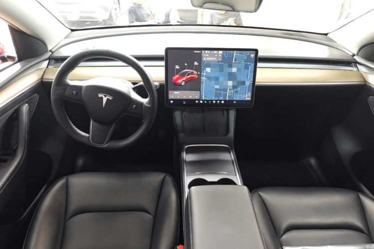 Used Tesla Model Y 2021 Standard Range Rear-Wheel Drive Version Center Console