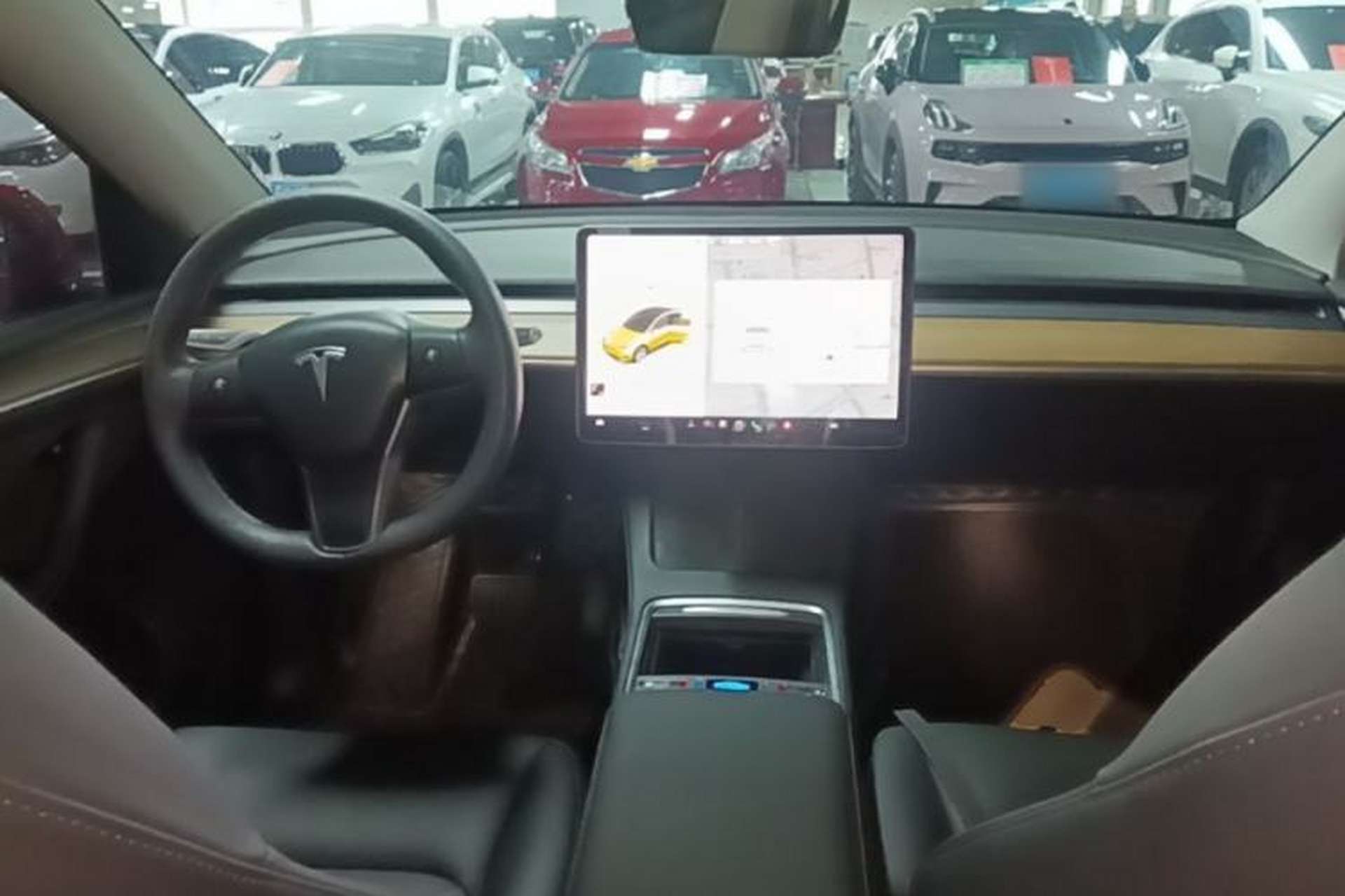 Used Tesla Model Y 2021 Long-Range All-Wheel-Drive Version Center Console