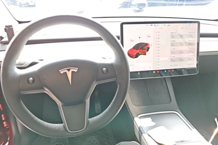 Used Tesla Model Y 2021 Long-Range All-Wheel-Drive Version Center Console