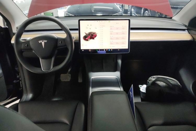 Used Tesla Model Y 2021 Long-Range All-Wheel-Drive Version Center Console