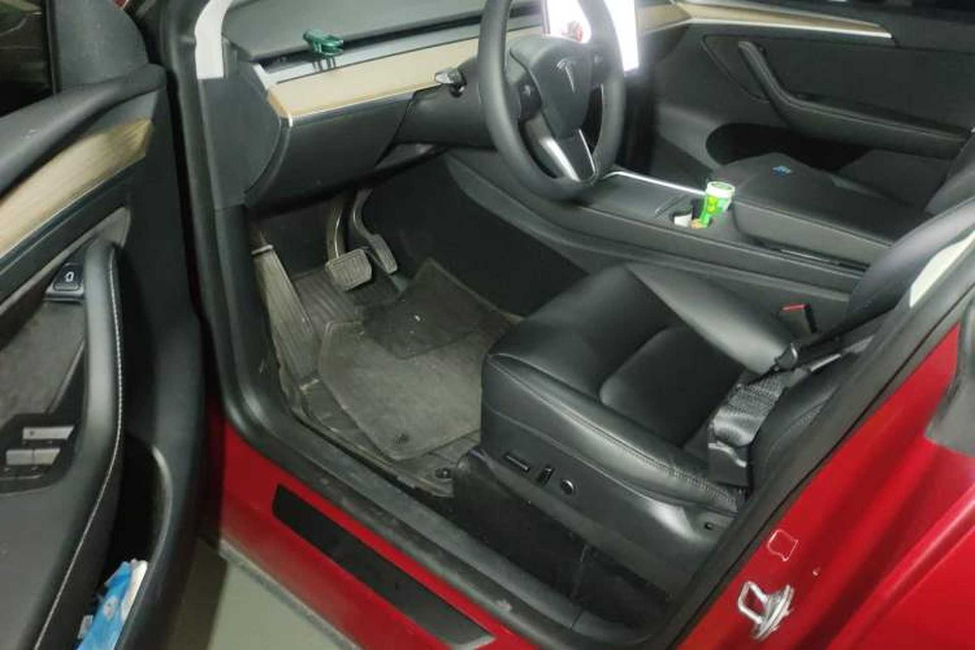 Used Tesla Model Y 2021 Long-Range All-Wheel-Drive Version Driver Seat