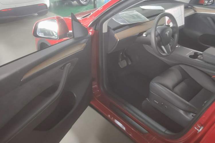 Used Tesla Model Y 2021 Long-Range All-Wheel-Drive Version Driver Seat