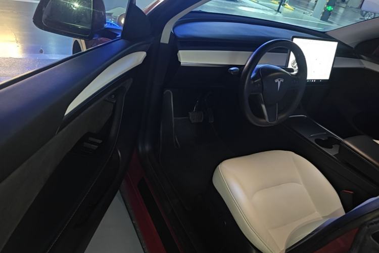 Used Tesla Model Y 2021 Long-Range All-Wheel-Drive Version 3D7 Driver Seat