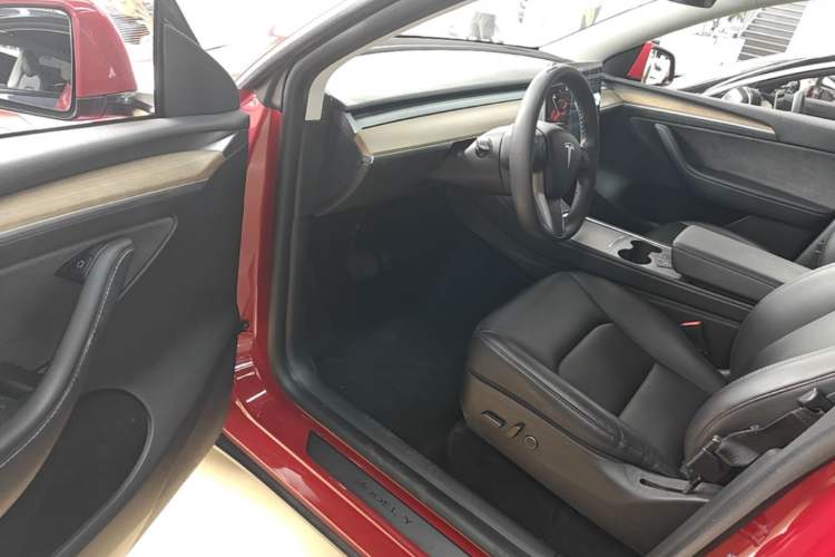 Used Tesla Model Y 2021 Standard Range Rear-Wheel Drive Version Driver Seat
