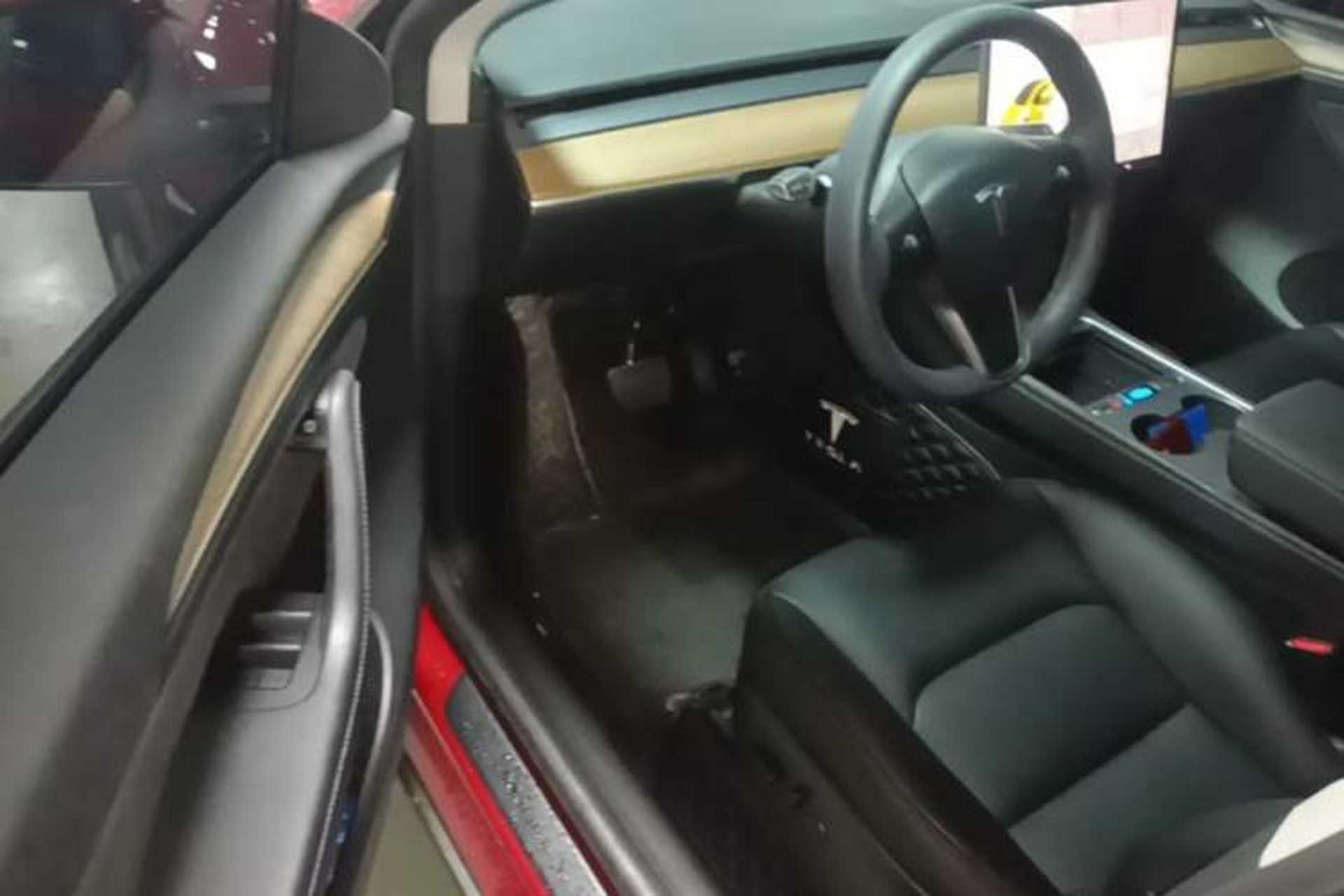 Used Tesla Model Y 2021 Long-Range All-Wheel-Drive Version Driver Seat