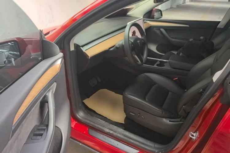 Used Tesla Model Y 2021 Long-Range All-Wheel-Drive Version Driver Seat