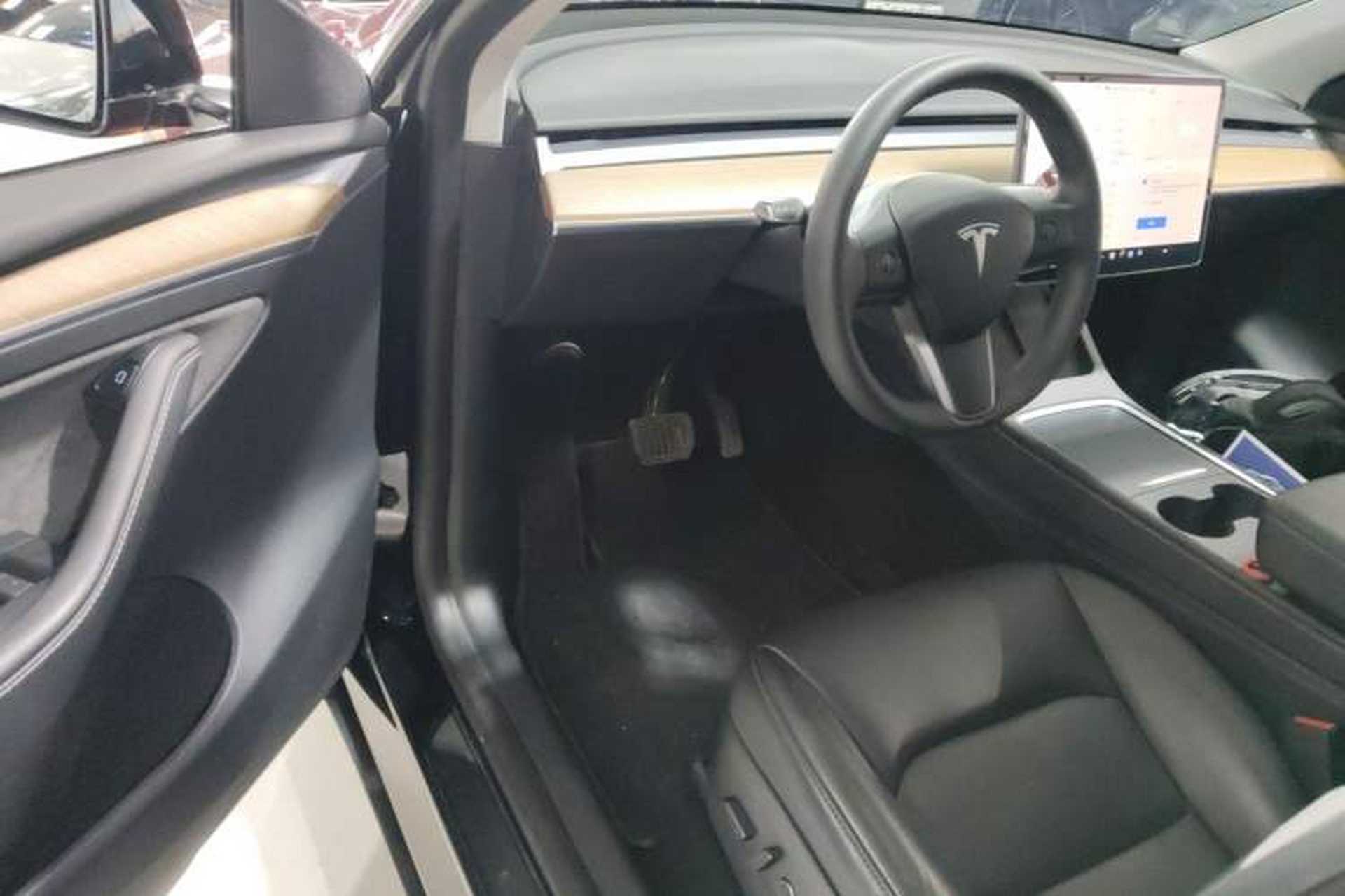Used Tesla Model Y 2021 Long-Range All-Wheel-Drive Version Driver Seat