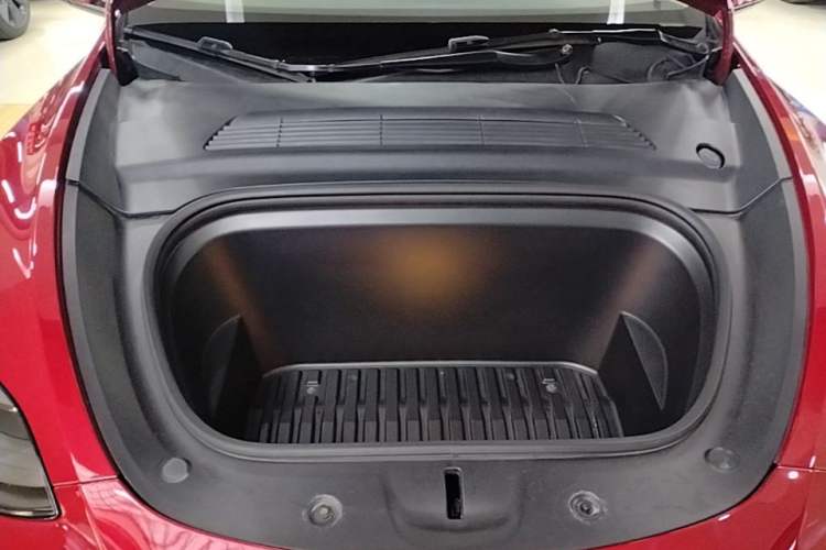 Used Tesla Model Y 2021 Standard Range Rear-Wheel Drive Version Engine Bay