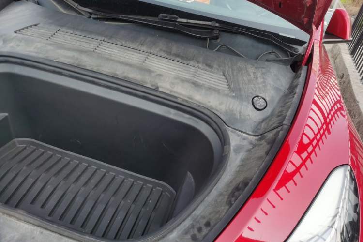 Used Tesla Model Y 2021 Performance High-Performance All-Wheel-Drive Version Engine Bay Left