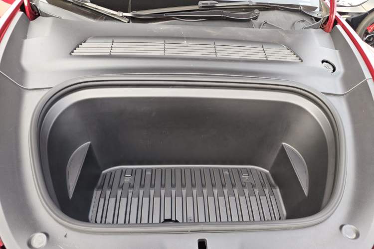 Used Tesla Model Y 2021 Standard Range Rear-Wheel Drive Version Engine Bay