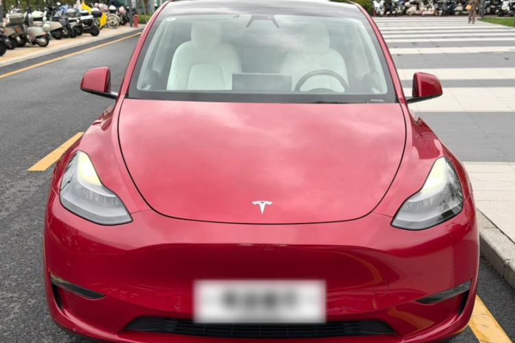Used Tesla Model Y 2021 Long-Range All-Wheel-Drive Version 3D7 Exterior 1
