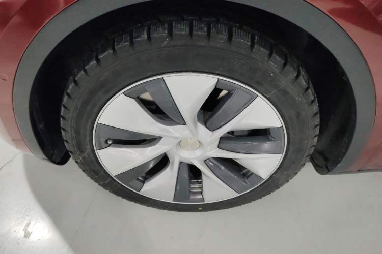 Used Tesla Model Y 2021 Long-Range All-Wheel-Drive Version Exterior 3