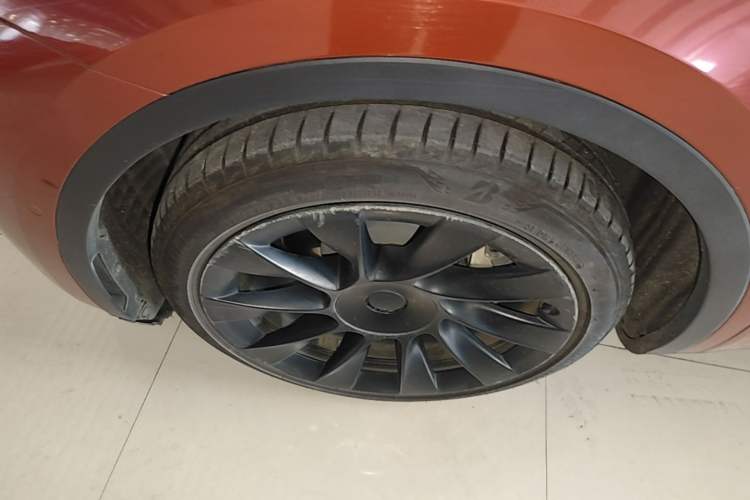 Used Tesla Model Y 2021 Standard Range Rear-Wheel Drive Version Exterior 4