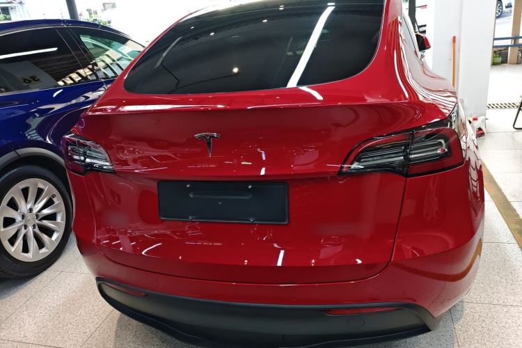 Used Tesla Model Y 2021 Long-Range All-Wheel-Drive Version 3D7 Exterior 4