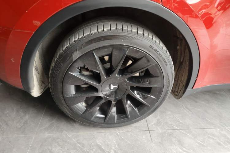 Used Tesla Model Y 2021 Long-Range All-Wheel-Drive Version Exterior 5