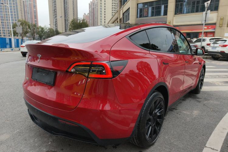 Used Tesla Model Y 2021 Long-Range All-Wheel-Drive Version 3D7 Exterior 5