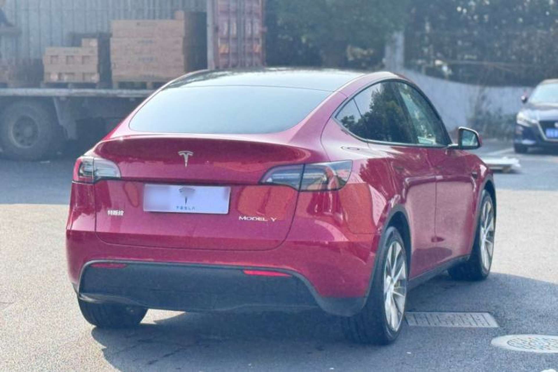 Used Tesla Model Y 2021 Long-Range All-Wheel-Drive Version 3D7 Exterior 5