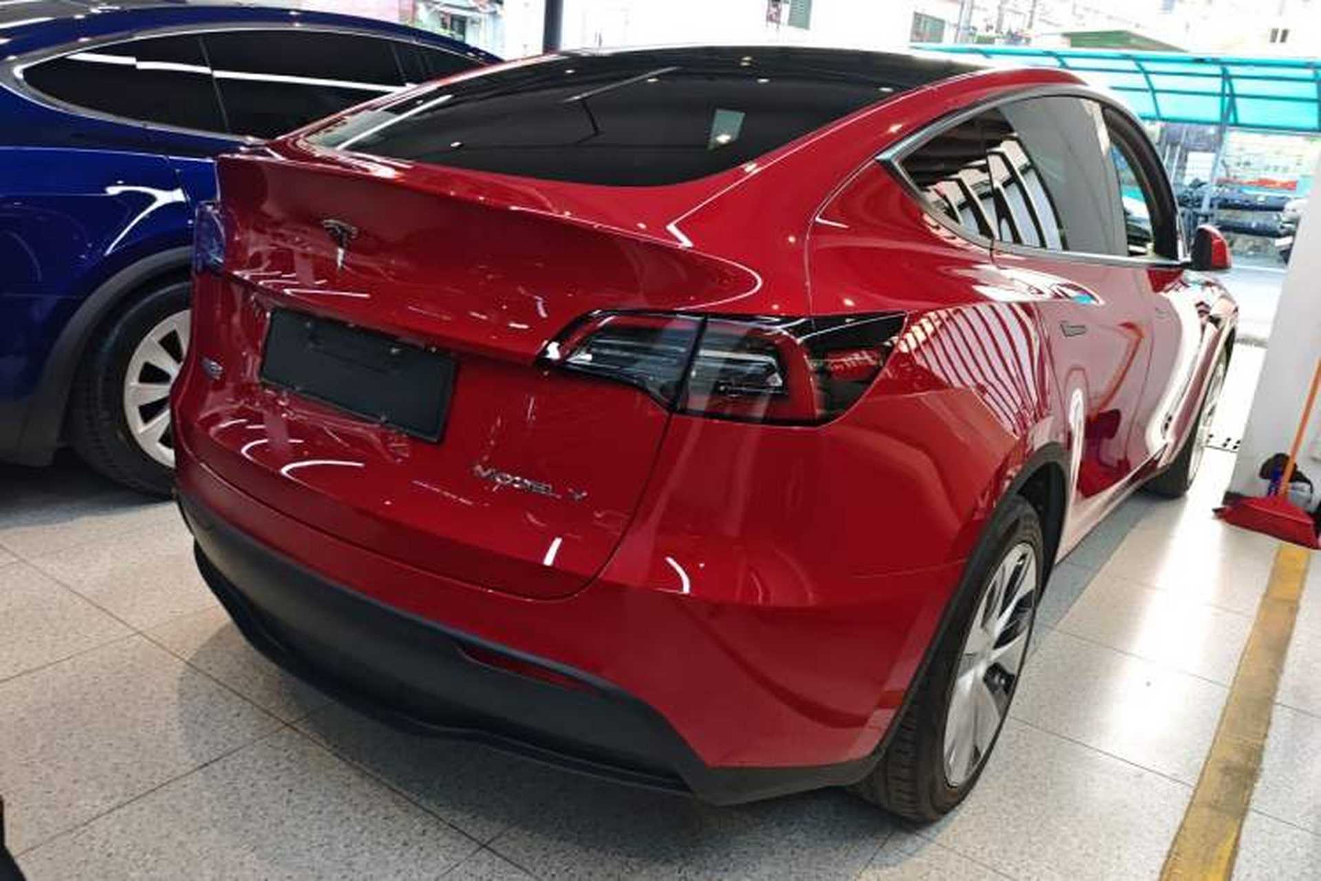 Used Tesla Model Y 2021 Long-Range All-Wheel-Drive Version 3D7 Exterior 5