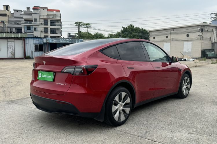 Used Tesla Model Y 2021 Long-Range All-Wheel-Drive Version 3D7 Exterior 6