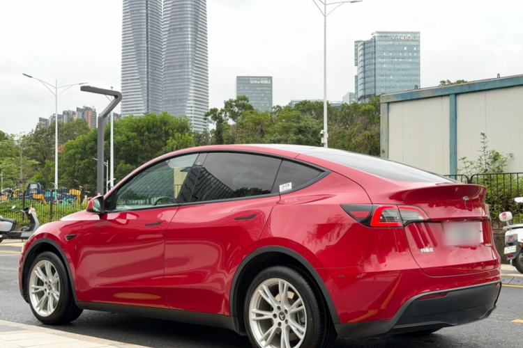 Used Tesla Model Y 2021 Long-Range All-Wheel-Drive Version 3D7 Exterior 7