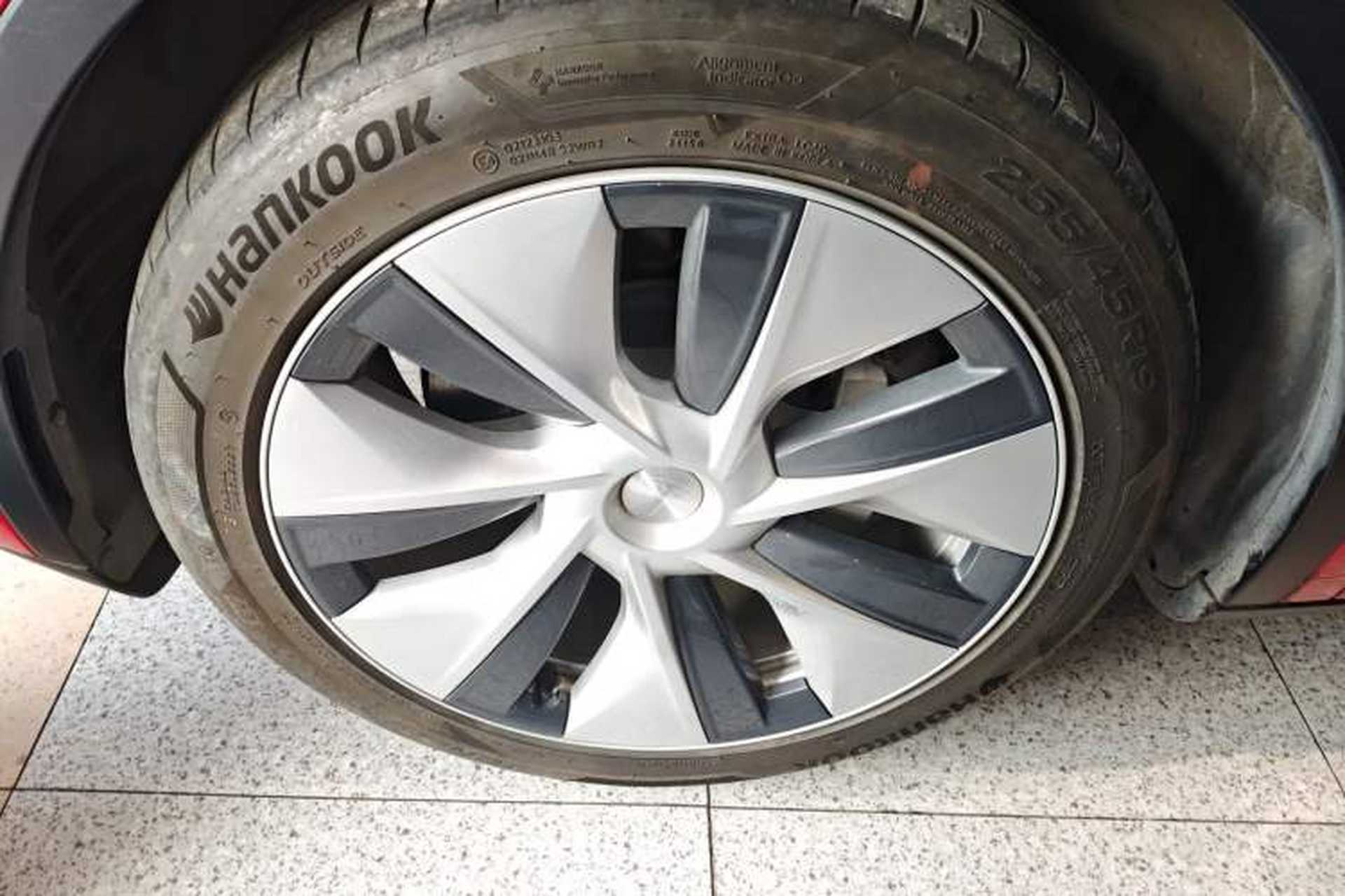 Used Tesla Model Y 2021 Long-Range All-Wheel-Drive Version 3D7 Exterior 7