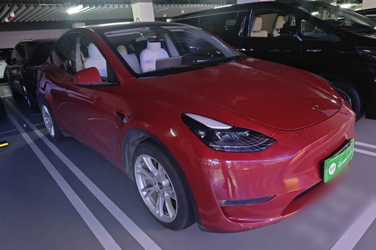 Used Tesla Model Y 2021 Long-Range All-Wheel-Drive Version 3D7 Front Right 45 Deg