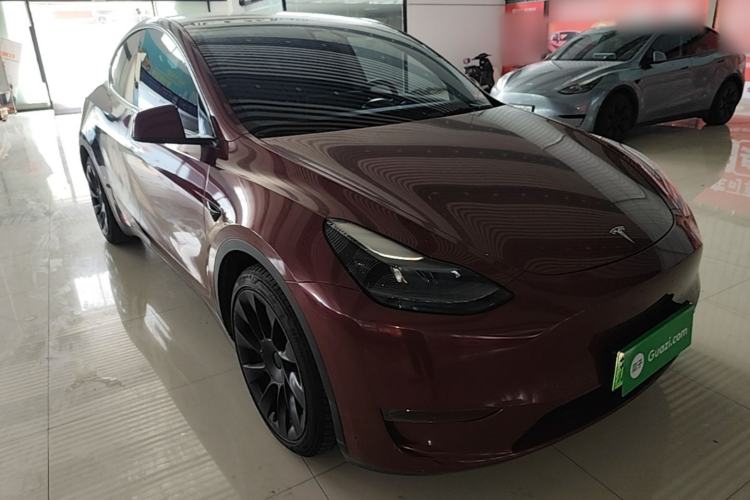 Used Tesla Model Y 2021 Standard Range Rear-Wheel Drive Version Front Right 45 Deg