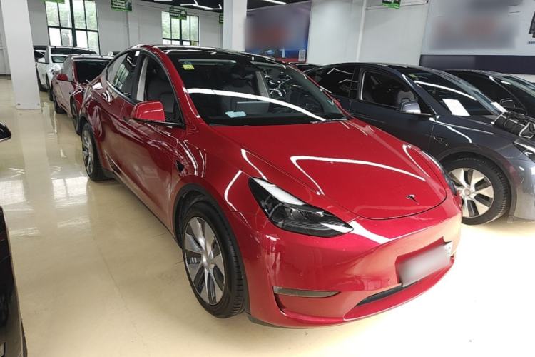 Used Tesla Model Y 2021 Standard Range Rear-Wheel Drive Version Front Right 45 Deg