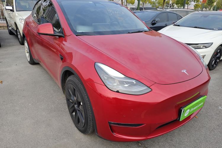 Used Tesla Model Y 2021 Standard Range Rear-Wheel Drive Version Front Right 45 Deg