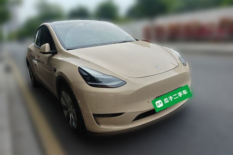 Used Tesla Model Y 2021 Standard Range Rear-Wheel Drive Version Front Right 45 Deg