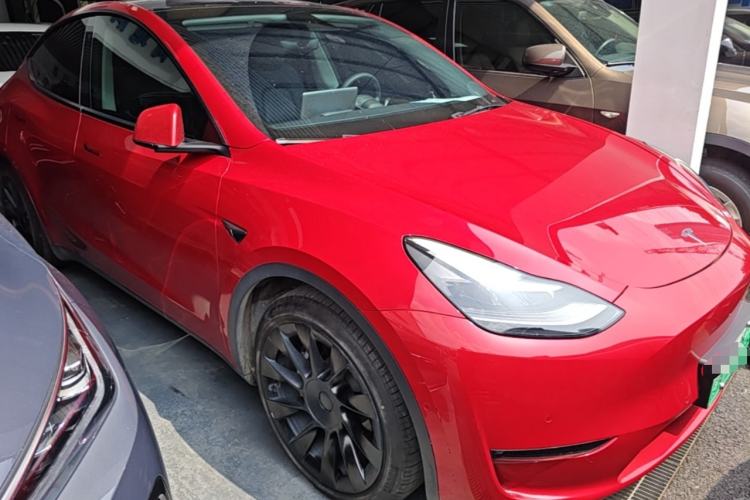 Used Tesla Model Y 2021 Long-Range All-Wheel-Drive Version Front Right 45 Deg