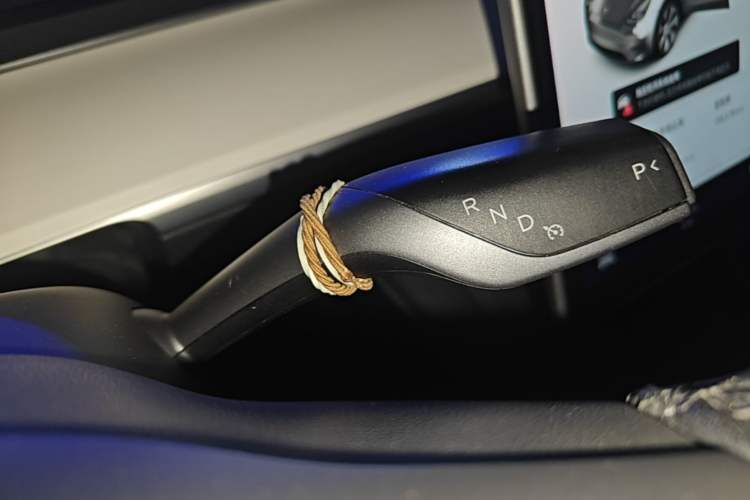 Used Tesla Model Y 2021 Long-Range All-Wheel-Drive Version 3D7 Gear Lever