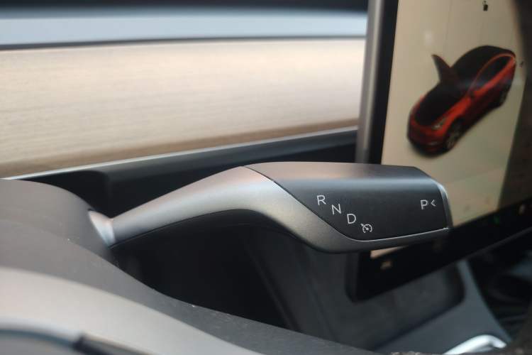 Used Tesla Model Y 2021 Long-Range All-Wheel-Drive Version 3D7 Gear Lever