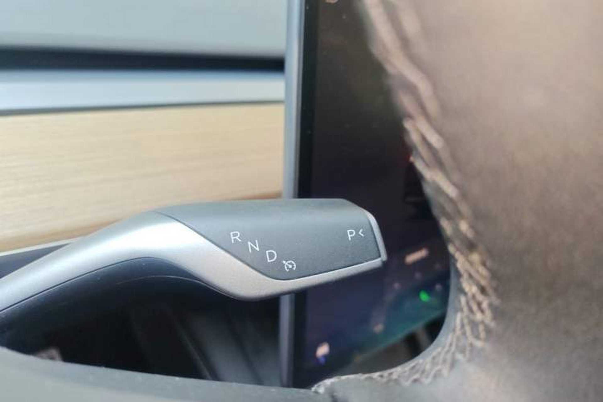 Used Tesla Model Y 2021 Performance High-Performance All-Wheel-Drive Version Gear Lever