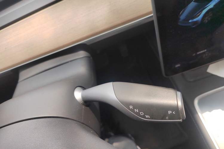 Used Tesla Model Y 2021 Long-Range All-Wheel-Drive Version 3D7 Gear Lever