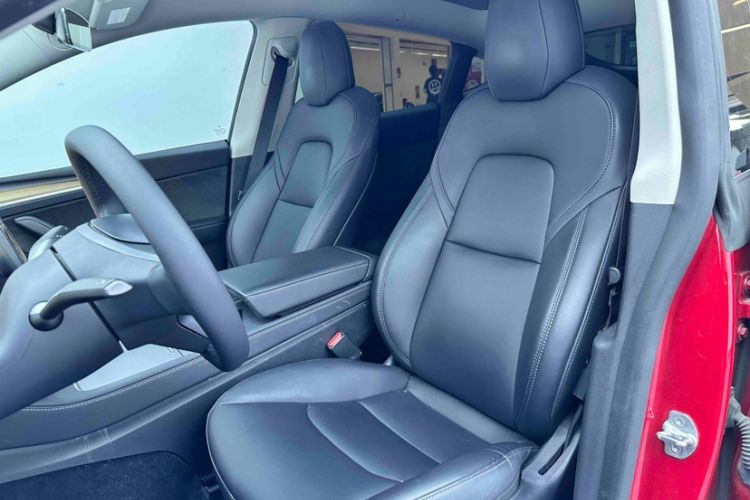 Used Tesla Model Y 2021 Standard Range Rear-Wheel Drive Version Interior 1