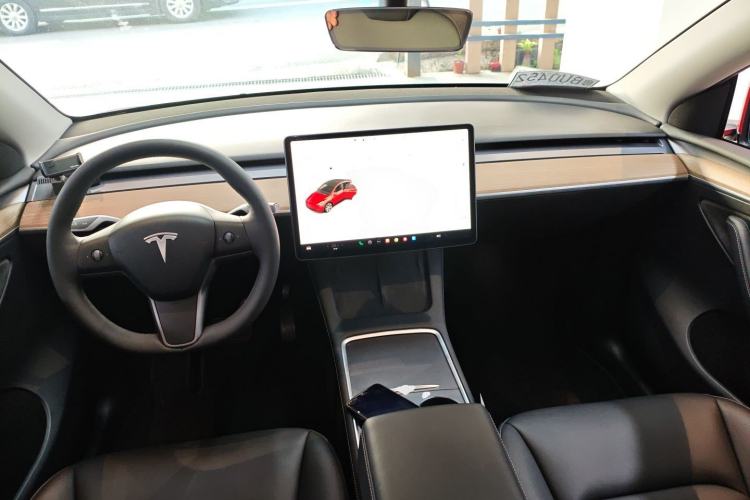 Used Tesla Model Y 2021 Long-Range All-Wheel-Drive Version 3D7 Interior 2