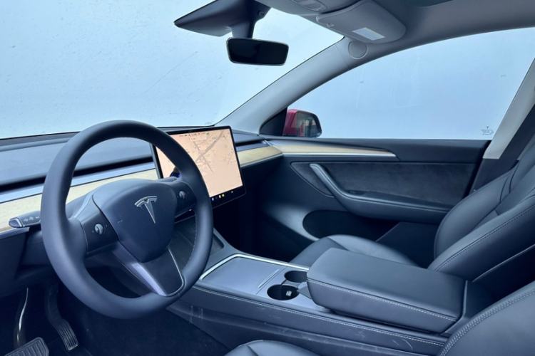 Used Tesla Model Y 2021 Standard Range Rear-Wheel Drive Version Interior 3