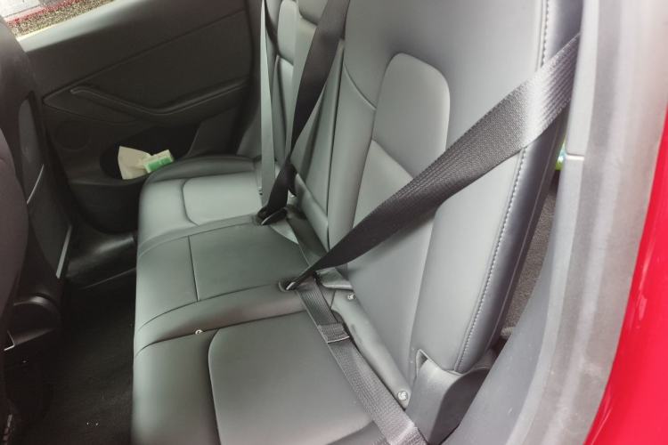 Used Tesla Model Y 2021 Standard Range Rear-Wheel Drive Version Interior 4