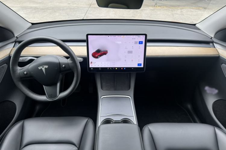 Used Tesla Model Y 2021 Long-Range All-Wheel-Drive Version 3D7 Interior 4