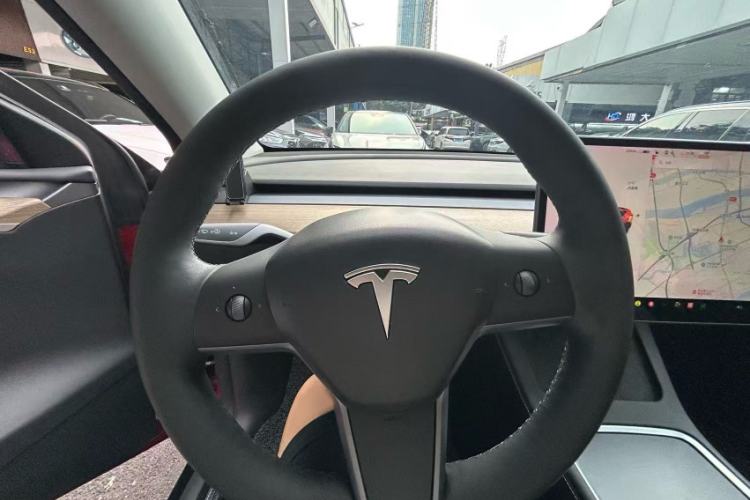 Used Tesla Model Y 2021 Long-Range All-Wheel-Drive Version Interior 6