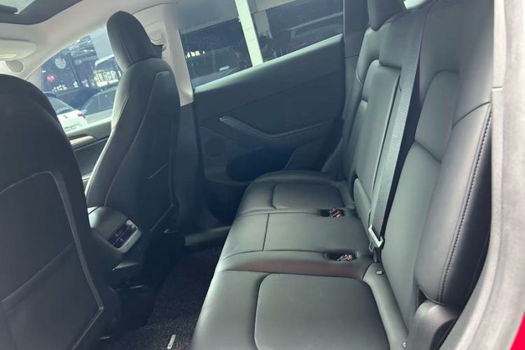 Used Tesla Model Y 2021 Long-Range All-Wheel-Drive Version Interior 7