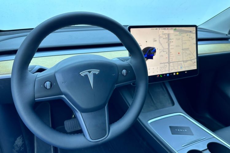 Used Tesla Model Y 2021 Standard Range Rear-Wheel Drive Version Interior 7