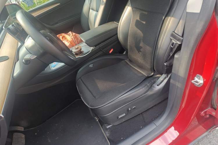 Used Tesla Model Y 2021 Long-Range All-Wheel-Drive Version Left Front Seat
